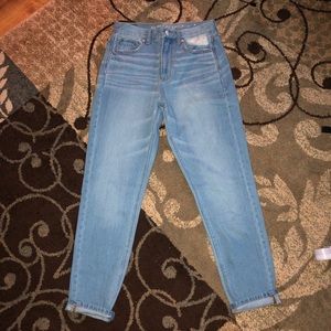 American Eagle Mom Jean